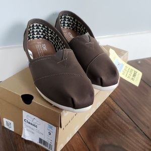 TAMAC OLIVE TOMS- CANVAS